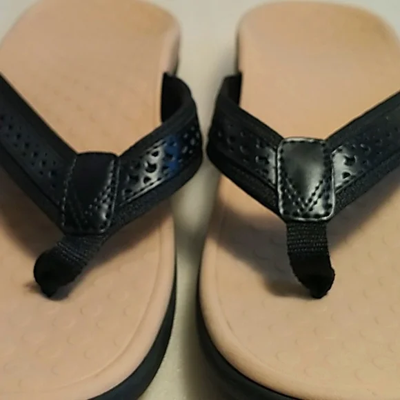 Vionic Black and Tan Women's Sandals - Picture 5 of 9